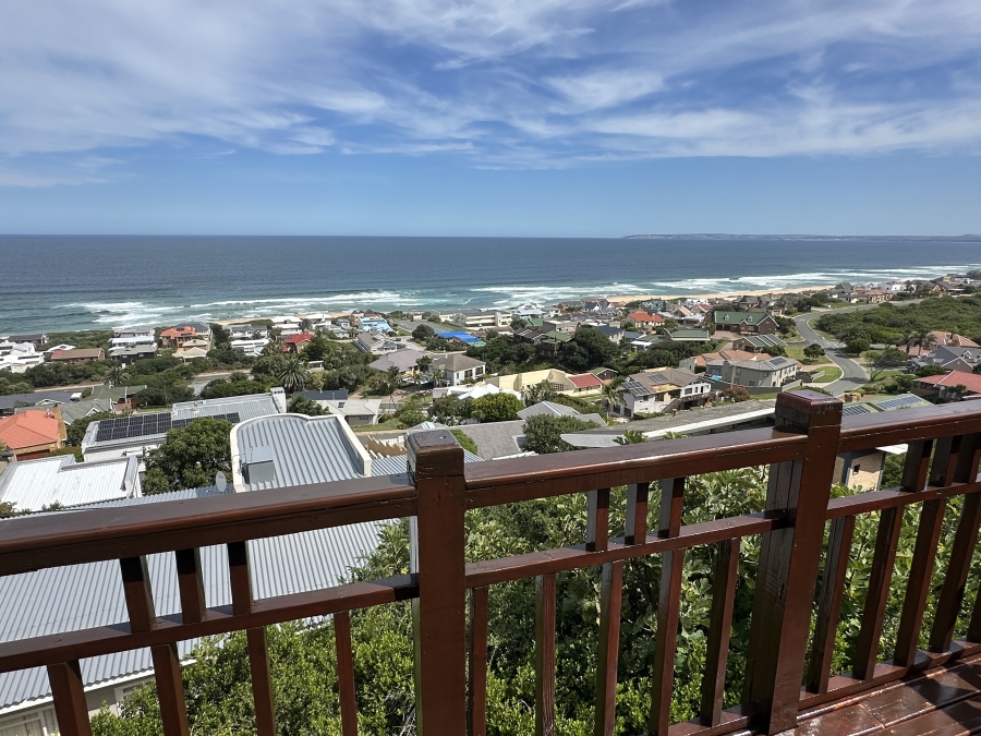6 Bedroom Property for Sale in Outeniqua Strand Western Cape
